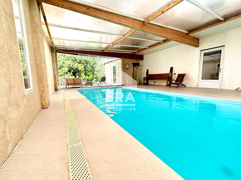 Maison - 220 m² - 6 pièces