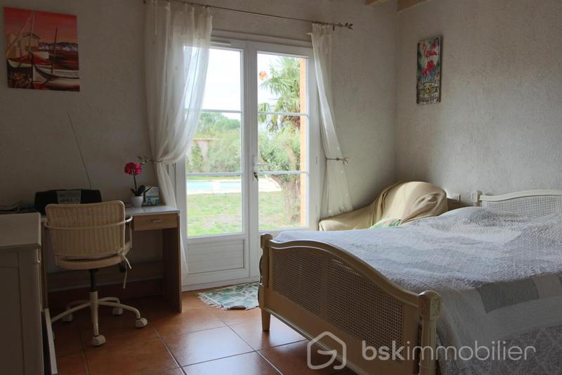 Maison - 335 m² - 11 pièces