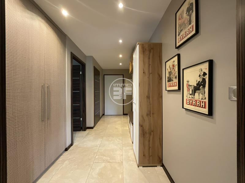 Appartement - 105 m² - 4 pièces