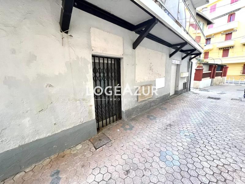 Local commercial - 30 m² - 2 pièces