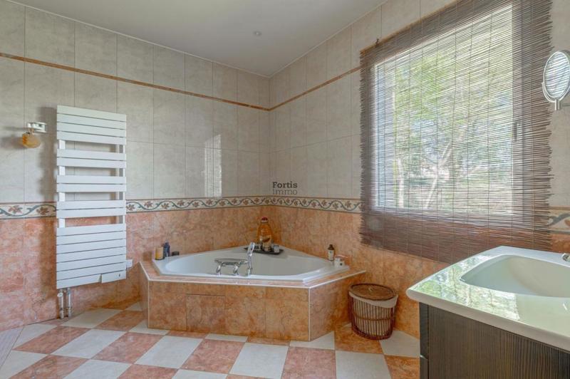 Maison - 231 m² - 5 pièces