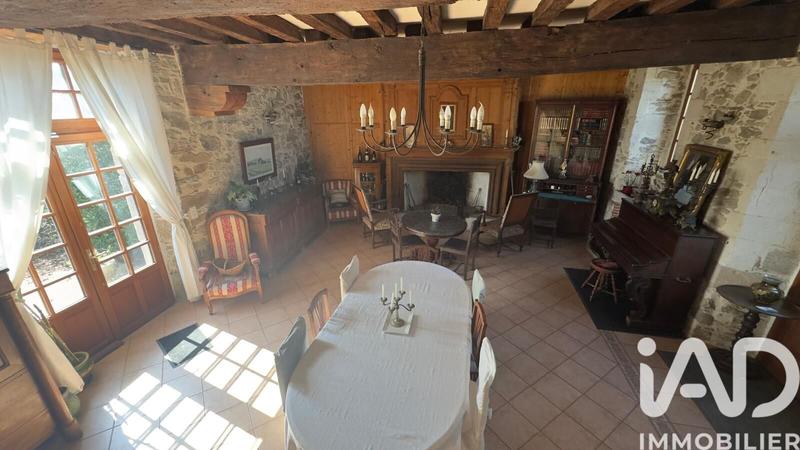 Château - 1 256 m² - 25 pièces