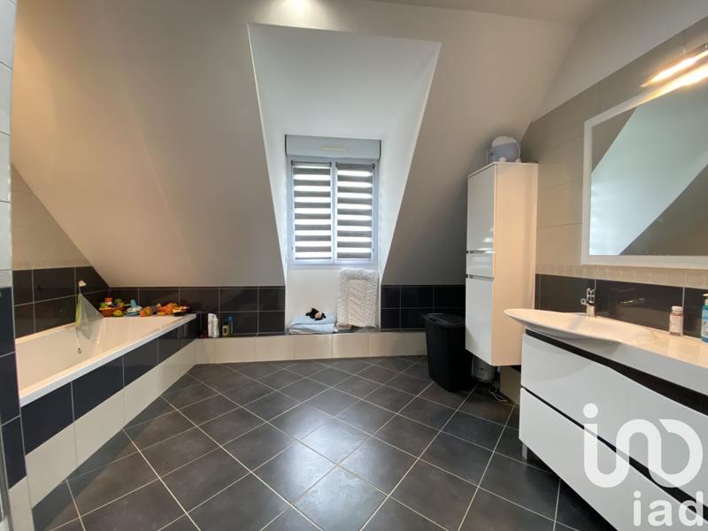 Maison - 200 m² - 8 pièces