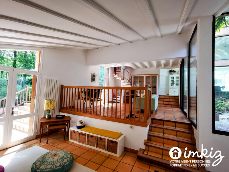 Maison - 260 m² - 9 pièces