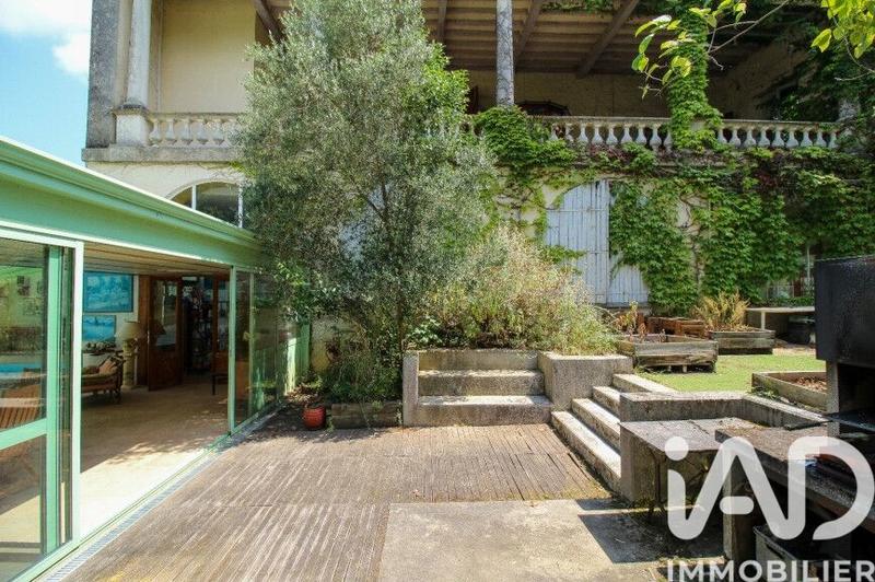 Maison - 400 m² - 11 pièces