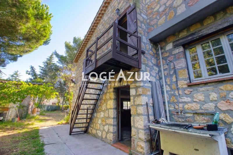 Maison - 210 m² - 8 pièces