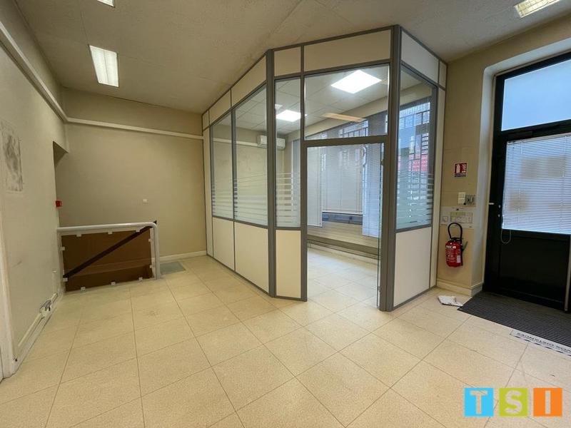 Local d'activités - 150 m² - 3 pièces