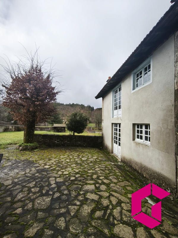 Maison - 164 m² - 8 pièces