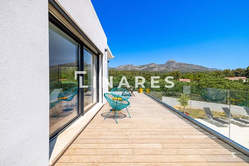 Maison - 180 m² - 5 pièces