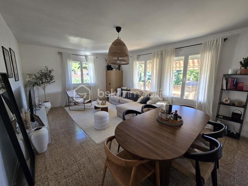 Propriété - 135 m² - 5 pièces