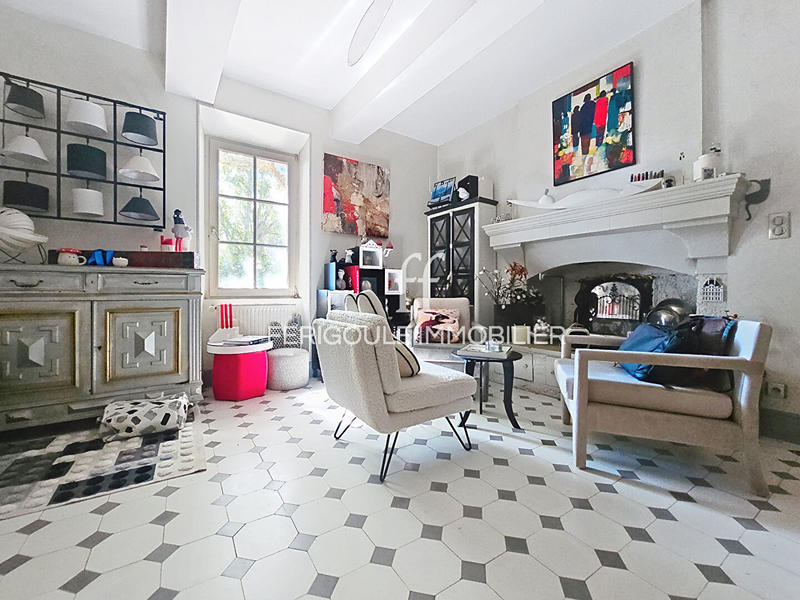 Mas - 353 m² - 10 pièces