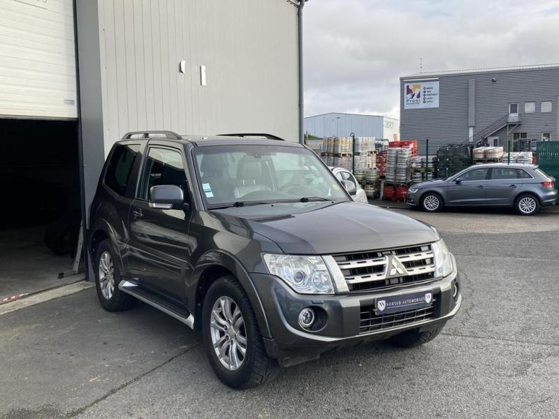 Mitsubishi Pajero 30th Anniversary 3.2 Di 200 Ch - Short Wagon Bva 1ere Main