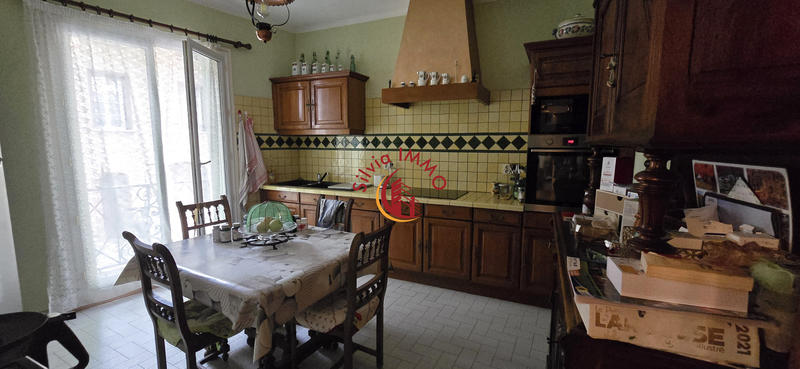 Maison - 515 m² - 45 pièces