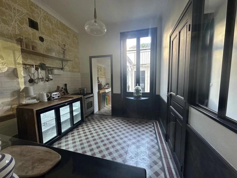 Propriété - 207 m² - 9 pièces