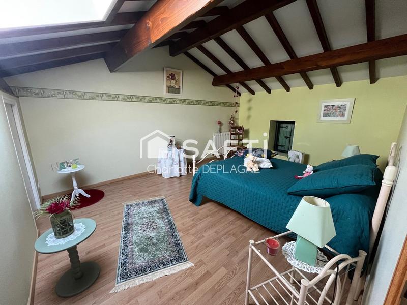 Maison - 263 m² - 7 pièces