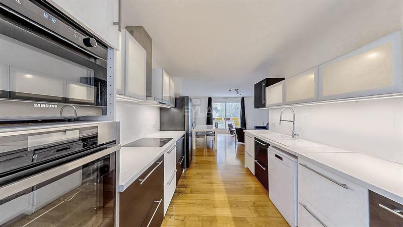 Appartement - 93 m² - 4 pièces