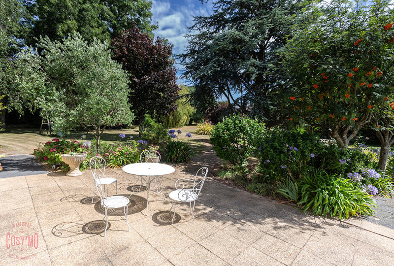 Maison - 190 m² - 8 pièces