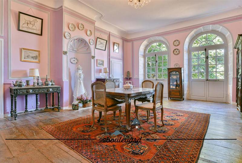 Maison de maîtres - 464 m² - 11 pièces