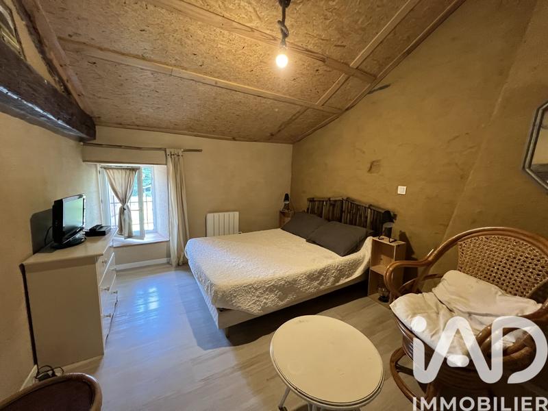 Maison - 220 m² - 5 pièces