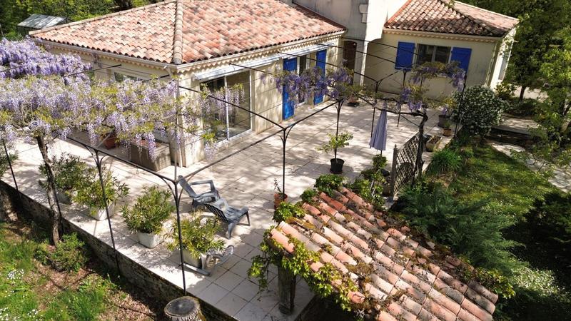 Maison - 220 m² - 11 pièces