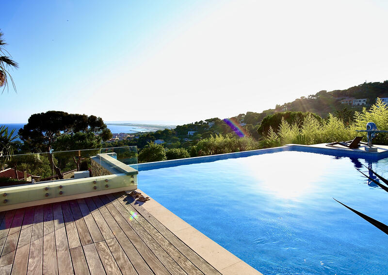 Maison - 496 m² - 10 pièces