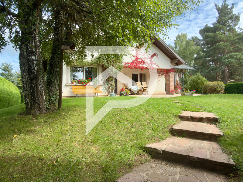 Maison - 201 m² - 7 pièces