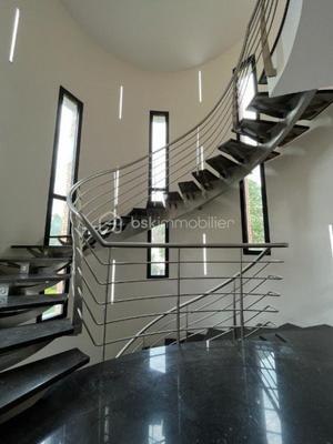 Demeure - 566 m² - 10 pièces