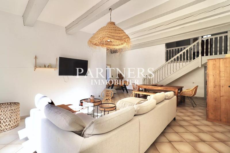 Maison - 198 m² - 5 pièces