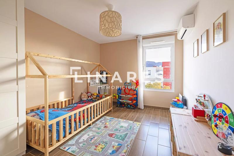 Appartement - 80 m² - 4 pièces