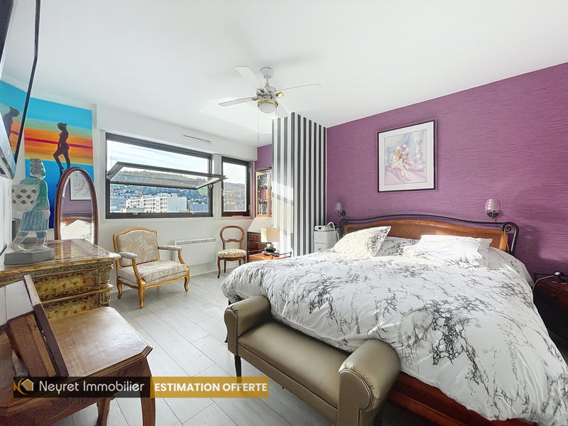 Appartement - 165 m² - 6 pièces