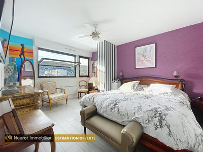 Appartement - 165 m² - 6 pièces