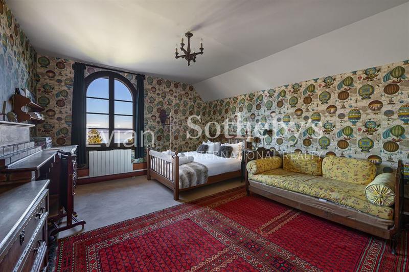 Maison - 321 m² - 14 pièces