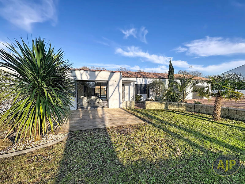 Maison - 137 m² - 6 pièces