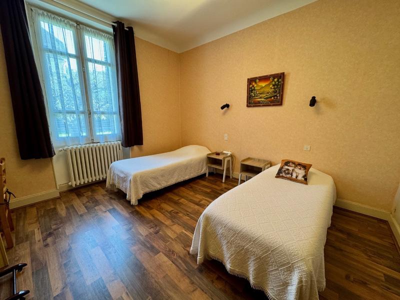 Propriété - 370 m² - 15 pièces