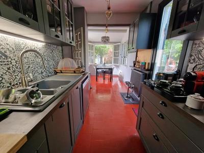 Maison - 484 m² - 12 pièces