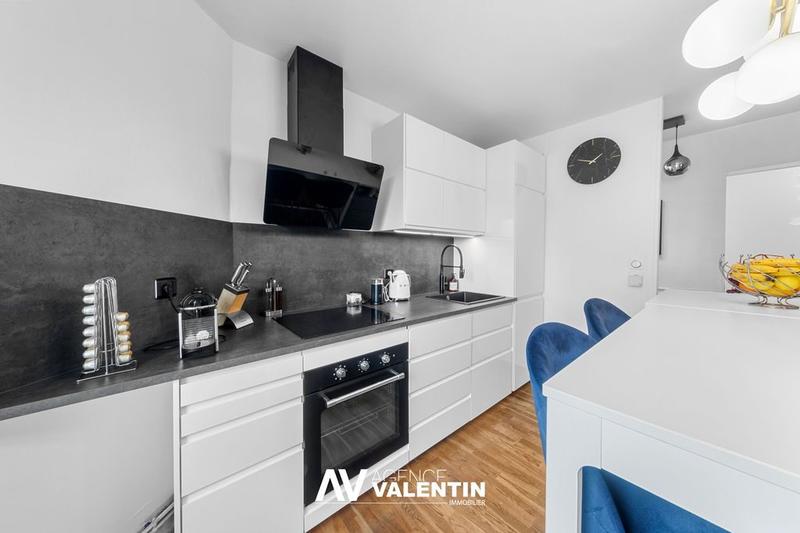 Appartement - 112 m² - 6 pièces