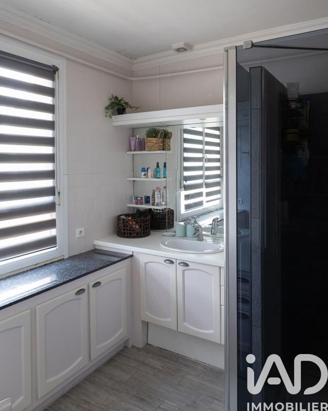 Maison - 220 m² - 9 pièces