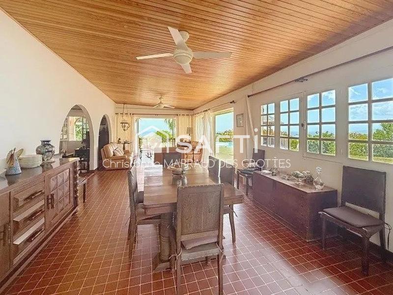 Maison - 221 m² - 7 pièces