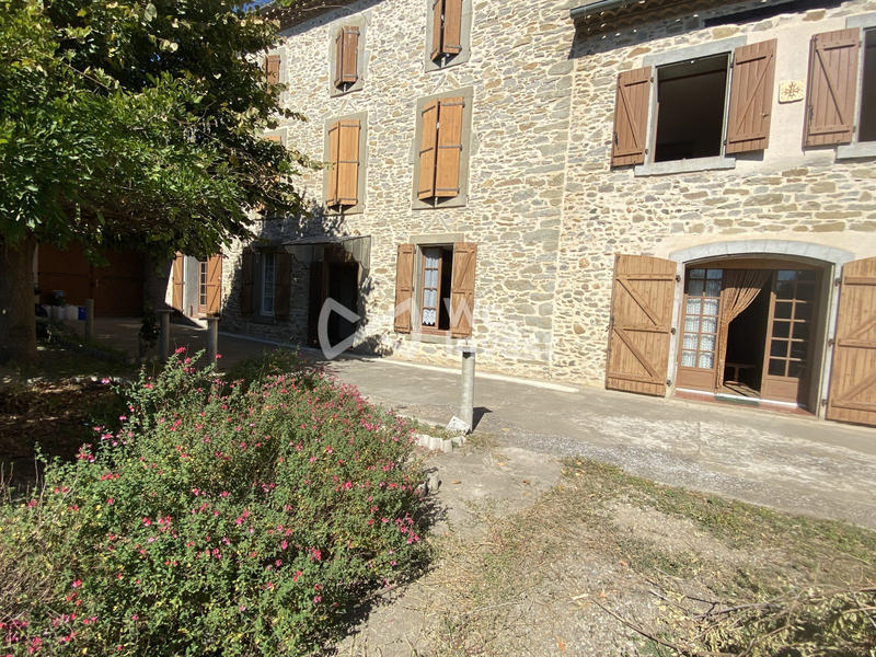 Maison - 198 m² - 8 pièces