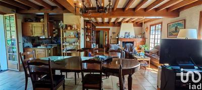 Maison - 287 m² - 12 pièces