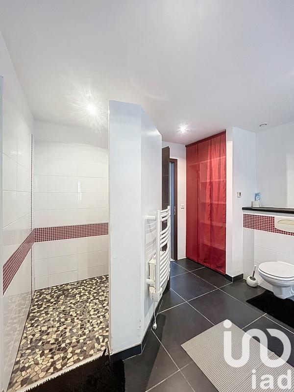 Maison - 303 m² - 8 pièces