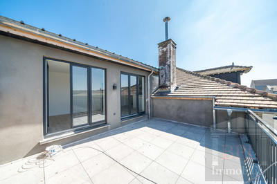 Appartement - 90 m² - 3 pièces