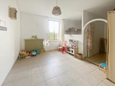 Maison - 196 m² - 6 pièces