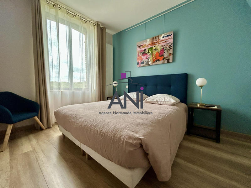 Maison - 205 m² - 9 pièces