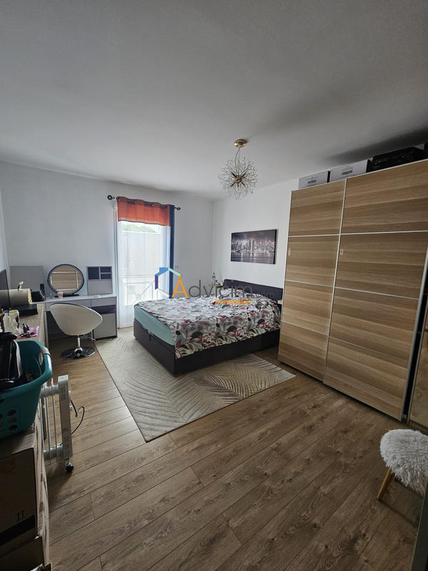 Appartement - 81 m² - 3 pièces