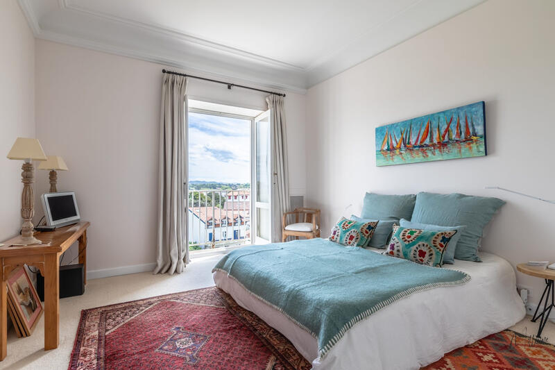 Appartement - 85 m² - 3 pièces