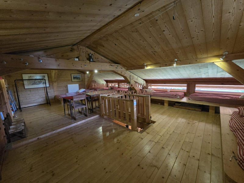 Châlet - 188 m² - 7 pièces