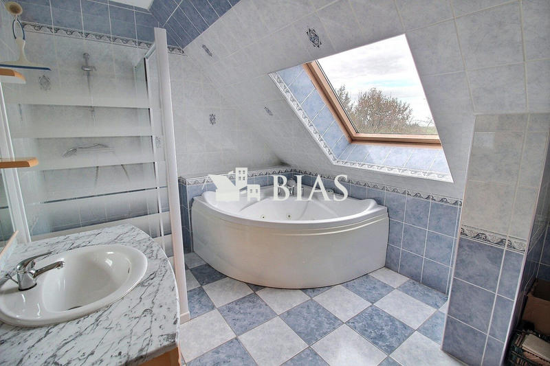 Maison - 165 m² - 8 pièces