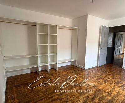 Maison - 140 m² - 8 pièces