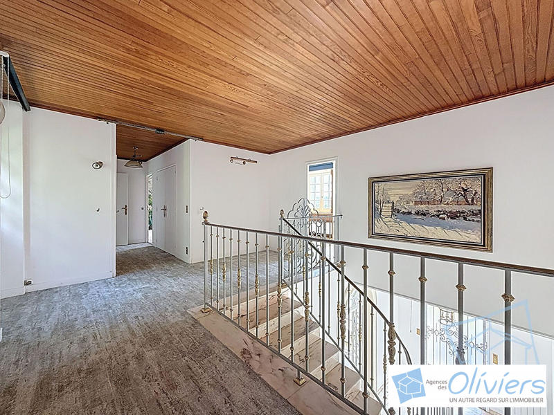 Maison - 221 m² - 9 pièces